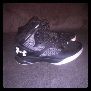 Under Armour men’s clutchdrive size 11.5 sneakers
